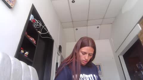 Snapshot of silvanaroberts_ chatting on 07/06/26, 06:21 Rouse online show from 07/06/26, 06:21
