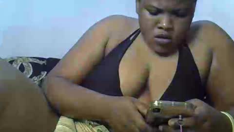 Snapshot of silver_baby06 chatting on 04/18/26, 01:20 silver baby06 online show from 04/18/26, 01:20