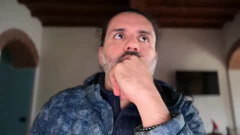 Snapshot of silverbeard81 chatting on 01/15/26, 09:25 silverbeard81 online show from 01/15/26, 09:25