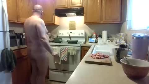 Snapshot of silverdragon70 chatting on 11/17/25, 08:58 silverdragon70 online show from 11/17/25, 08:58