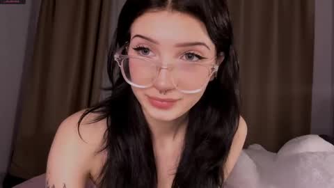 Snapshot of silverflower_ chatting on 03/17/26, 04:54 Riya online show from 03/17/26, 04:54