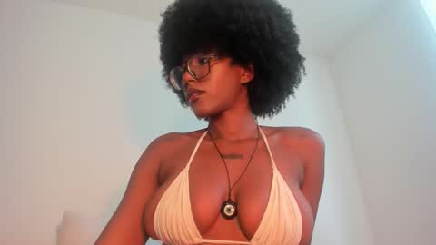 Snapshot of silverosequeen chatting on 03/16/26, 02:21 silverosequeen online show from 03/16/26, 02:21