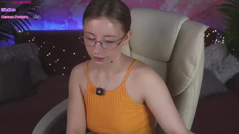 Snapshot of silverrmoon chatting on 03/30/26, 06:25 Kristina Kris online show from 03/30/26, 06:25