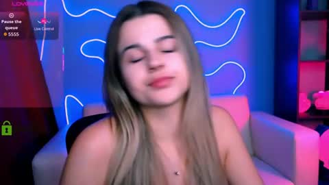 Snapshot of silvia_queen1 chatting on 06/11/26, 02:22 Silvia nude in pvt online show from 06/11/26, 02:22
