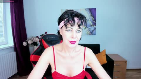 Silvia Wallec online show from 04/30/26, 06:09