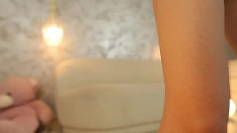 Snapshot of silviavanda chatting on 05/06/26, 06:30 Silvia online show from 05/06/26, 06:30