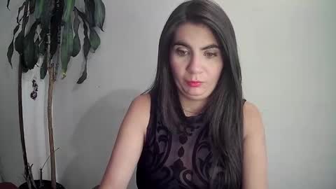Snapshot of silviecollins chatting on 12/14/24, 10:28 Silvie online show from 12/14/24, 10:28
