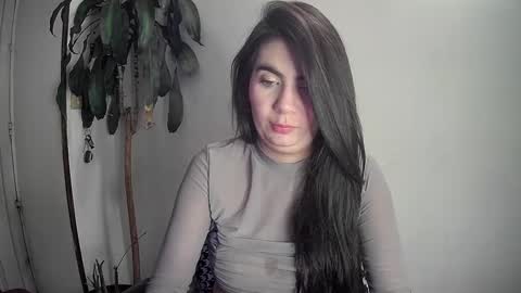 Snapshot of silviecollins chatting on 01/08/25, 12:49 Silvie online show from 01/08/25, 12:49
