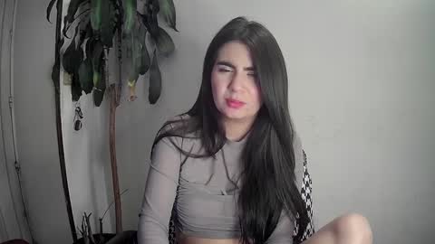 Snapshot of silviecollins chatting on 01/08/25, 03:51 Silvie online show from 01/08/25, 03:51