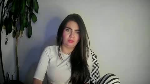 Snapshot of silviecollins chatting on 01/15/25, 02:49 Silvie online show from 01/15/25, 02:49