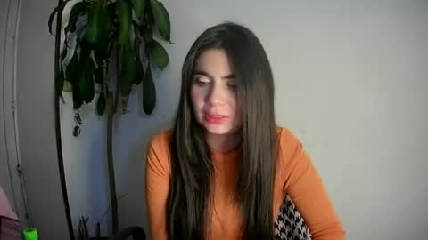 Snapshot of silviecollins chatting on 01/16/25, 03:23 Silvie online show from 01/16/25, 03:23