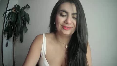 Snapshot of silviecollins chatting on 02/04/25, 10:55 Silvie online show from 02/04/25, 10:55