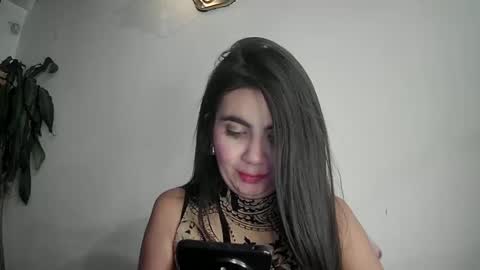 Snapshot of silviecollins chatting on 02/16/25, 10:54 Silvie online show from 02/16/25, 10:54