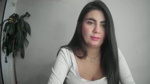 Snapshot of silviecollins chatting on 02/17/25, 09:52 Silvie online show from 02/17/25, 09:52
