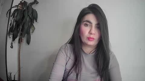 Snapshot of silviecollins chatting on 02/20/25, 05:44 Silvie online show from 02/20/25, 05:44