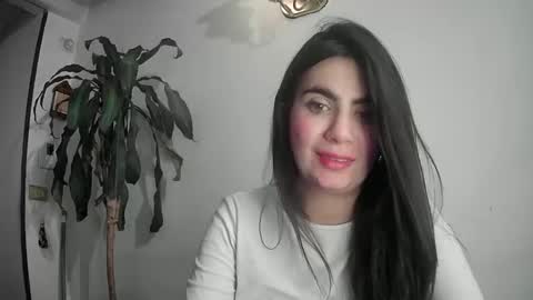 Snapshot of silviecollins chatting on 02/25/25, 01:09 Silvie online show from 02/25/25, 01:09