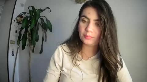 Snapshot of silviecollins chatting on 03/04/25, 09:00 Silvie online show from 03/04/25, 09:00