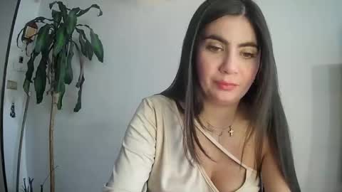 Snapshot of silviecollins chatting on 03/10/25, 10:02 Silvie online show from 03/10/25, 10:02