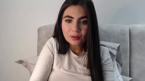 Snapshot of silviecollins chatting on 10/06/25, 02:09 Silvie online show from 10/06/25, 02:09