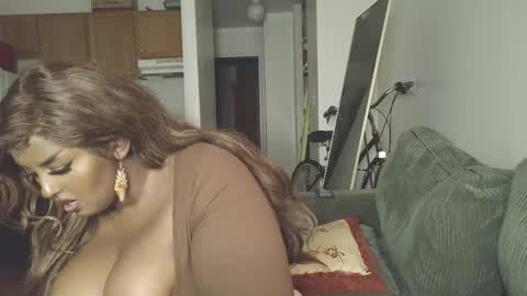 Snapshot of siminfox chatting on 12/21/25, 03:02 Simin Fox online show from 12/21/25, 03:02