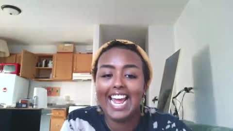 Snapshot of siminfox chatting on 01/12/26, 07:19 Simin Fox online show from 01/12/26, 07:19