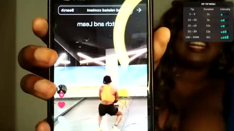Snapshot of siminfox chatting on 05/19/26, 01:56 Simin Fox online show from 05/19/26, 01:56