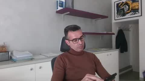 Snapshot of simmeturbate chatting on 03/10/26, 10:53 Italiandaddyitalydickassbottomassholecomshowmasturbatenudeboyitalyatleticcutemuscolarhardcockdickboy online show from 03/10/26, 10:53