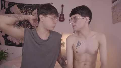 Snapshot of simon_bane01 chatting on 10/22/25, 06:40 Little Sunshine online show from 10/22/25, 06:40