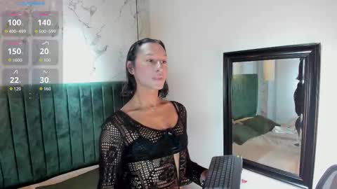 Snapshot of simon_durand chatting on 10/25/25, 04:20 simon_durand online show from 10/25/25, 04:20