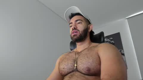 simon_leon01 online show from 04/28/26, 11:37