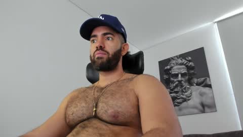 simon_leon01 online show from 05/18/26, 02:56
