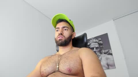 simon_leon01 online show from 06/15/26, 11:18