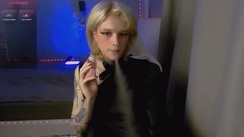 Simona online show from 09/17/25, 11:39