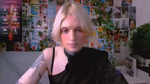 Simona online show from 10/29/25, 10:33