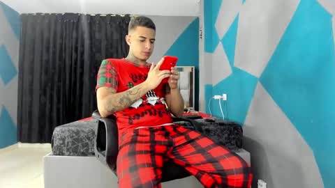 Snapshot of simonkeler chatting on 12/08/24, 11:08 SIMON KELER online show from 12/08/24, 11:08