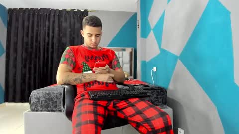 Snapshot of simonkeler chatting on 12/09/24, 05:18 SIMON KELER online show from 12/09/24, 05:18