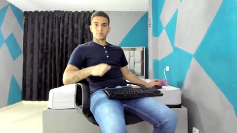 Snapshot of simonkeler chatting on 12/14/24, 05:36 SIMON KELER online show from 12/14/24, 05:36