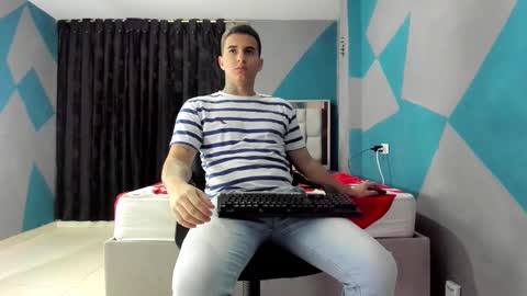 Snapshot of simonkeler chatting on 01/03/25, 06:55 SIMON KELER online show from 01/03/25, 06:55