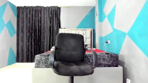 Snapshot of simonkeler chatting on 01/28/25, 03:57 SIMON KELER online show from 01/28/25, 03:57