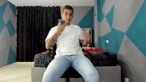 Snapshot of simonkeler chatting on 01/28/25, 05:03 SIMON KELER online show from 01/28/25, 05:03