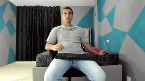 Snapshot of simonkeler chatting on 01/31/25, 01:01 SIMON KELER online show from 01/31/25, 01:01