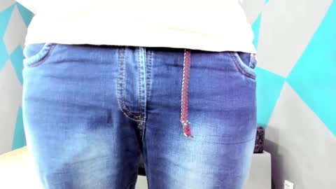 Snapshot of simonkeler chatting on 02/05/25, 06:02 SIMON KELER online show from 02/05/25, 06:02