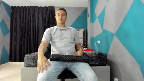 Snapshot of simonkeler chatting on 02/19/25, 03:28 SIMON KELER online show from 02/19/25, 03:28