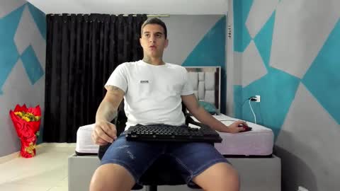 Snapshot of simonkeler chatting on 02/28/25, 03:48 SIMON KELER online show from 02/28/25, 03:48