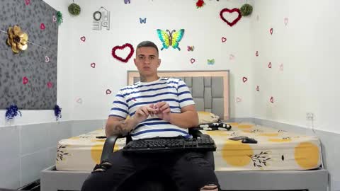 Snapshot of simonkeler chatting on 09/09/25, 06:07 SIMON KELER online show from 09/09/25, 06:07