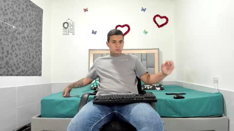 Snapshot of simonkeler chatting on 10/10/25, 11:09 SIMON KELER online show from 10/10/25, 11:09