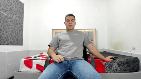 Snapshot of simonkeler chatting on 03/04/26, 09:37 SIMON KELER online show from 03/04/26, 09:37