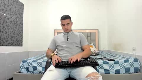 Snapshot of simonkeler chatting on 03/21/26, 11:52 SIMON KELER online show from 03/21/26, 11:52