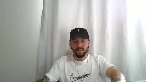 Snapshot of simonm777 chatting on 06/09/26, 05:57 simonm777 online show from 06/09/26, 05:57