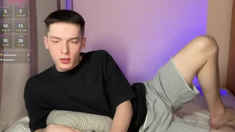 Snapshot of simonsweett chatting on 03/31/26, 11:05 Simon online show from 03/31/26, 11:05